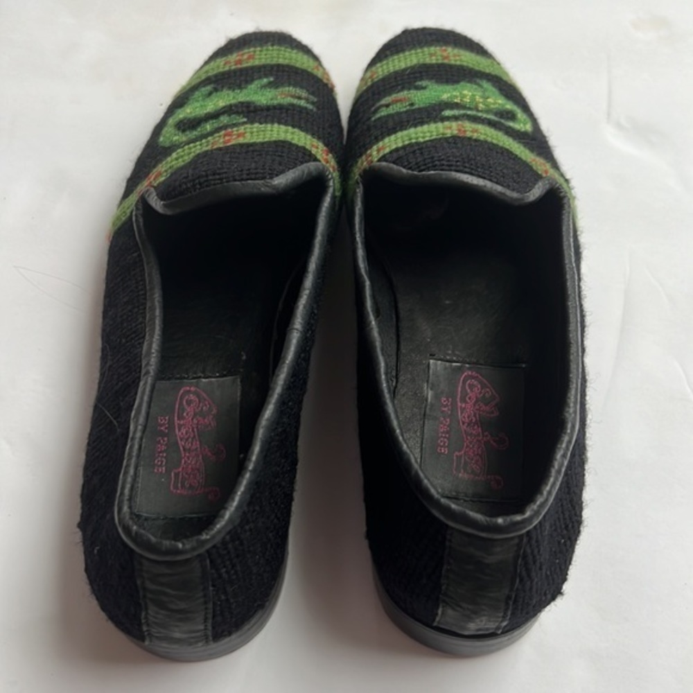 BY PAIGE needlepoint alligator đ slip on loafer shoes in size 8.5 - Picture 4 of 16